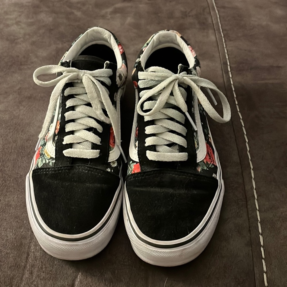 Old Skool vintage floral lace up vans